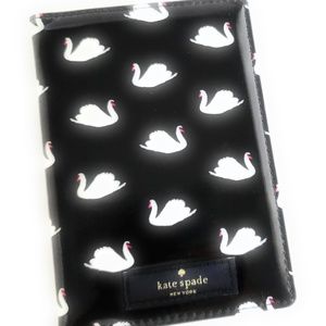 Kate Spade Daycation Small Swans Passport Holder C